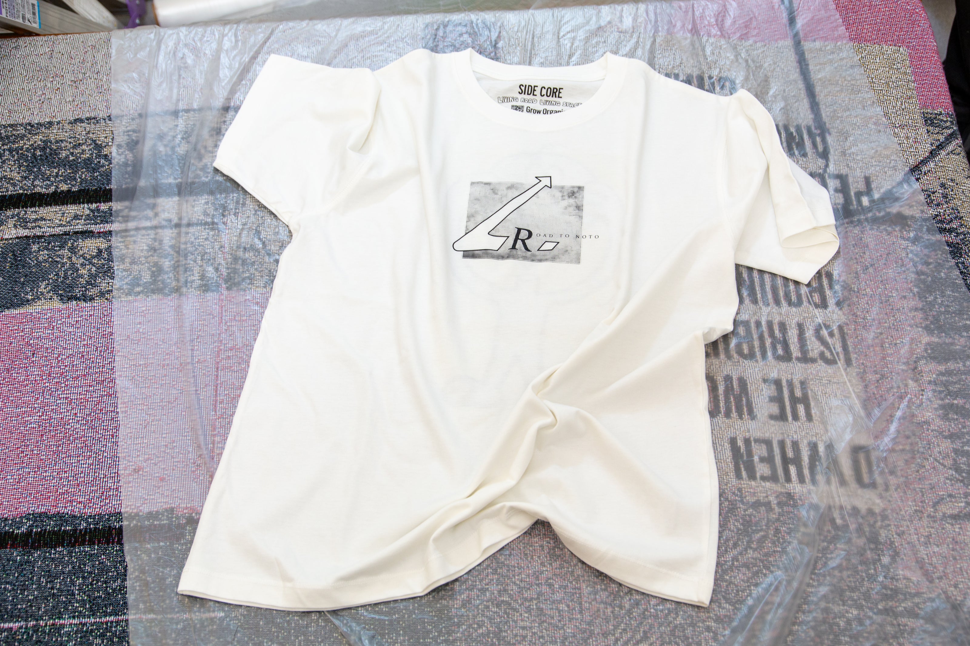 Road to Noto Tシャツ by 細野晃太郎