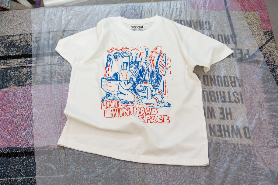Living road, Living space Tシャツ by DIEGO