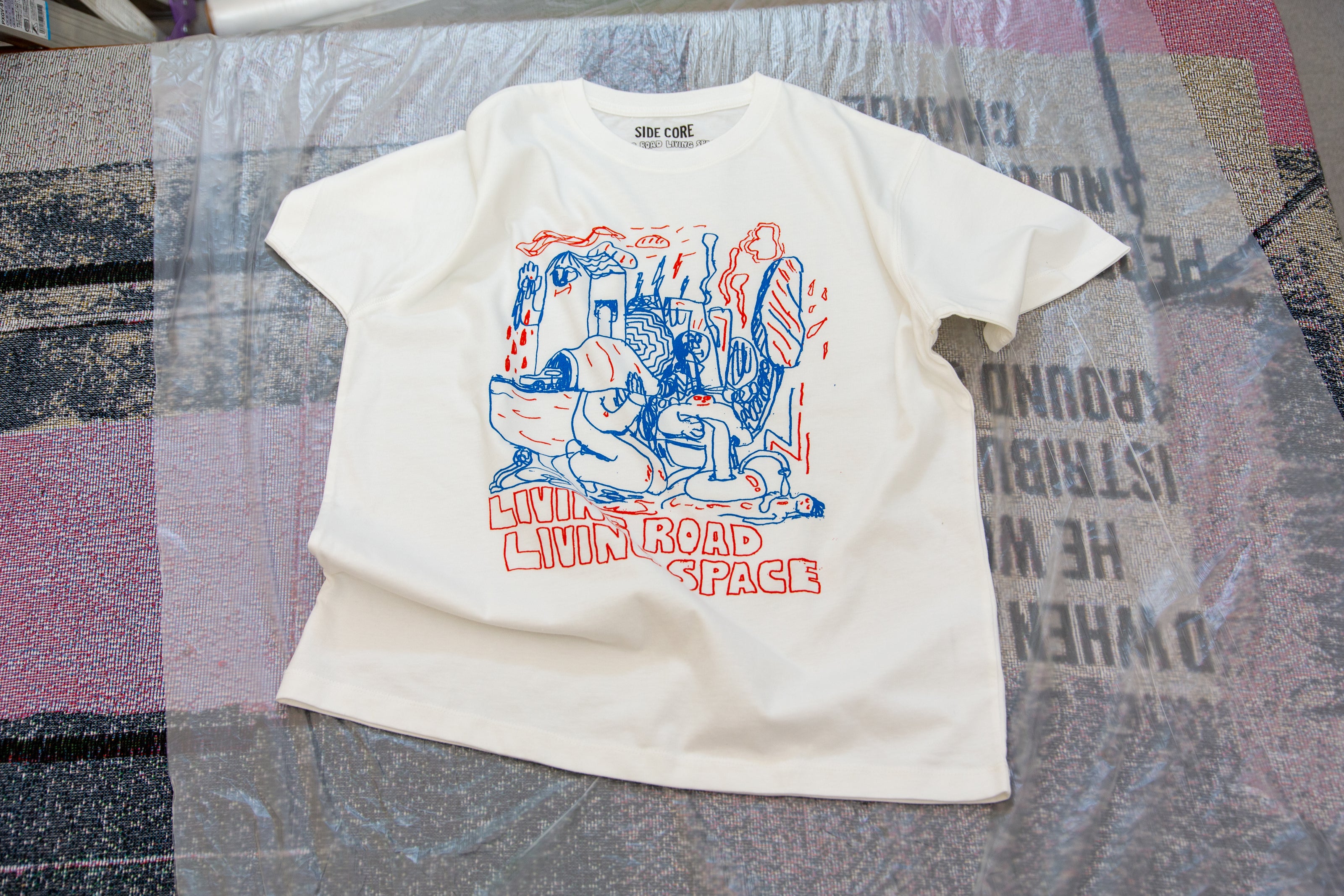 Living road, Living space Tシャツ by DIEGO