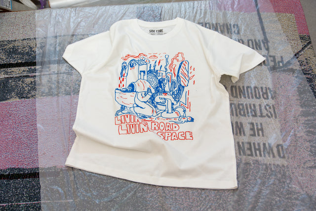 Living road, Living space Tシャツ by DIEGO